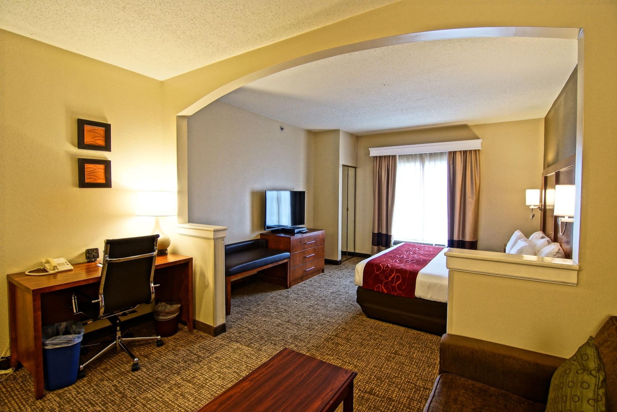 Comfort Suites Near University North Brunswick Exterior photo